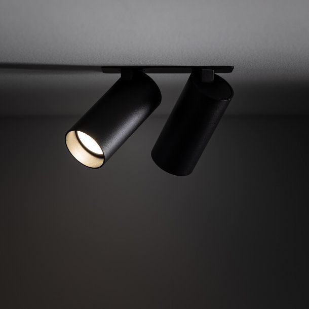 FOURTY II, Sort, Indbygning med 2 cylinder spot 